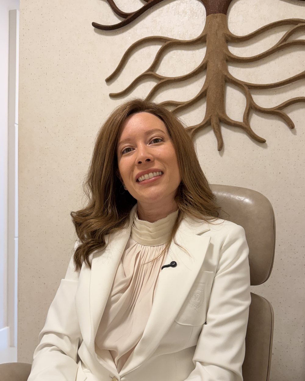 Dra. Priscilla Ortiz em seu consultório